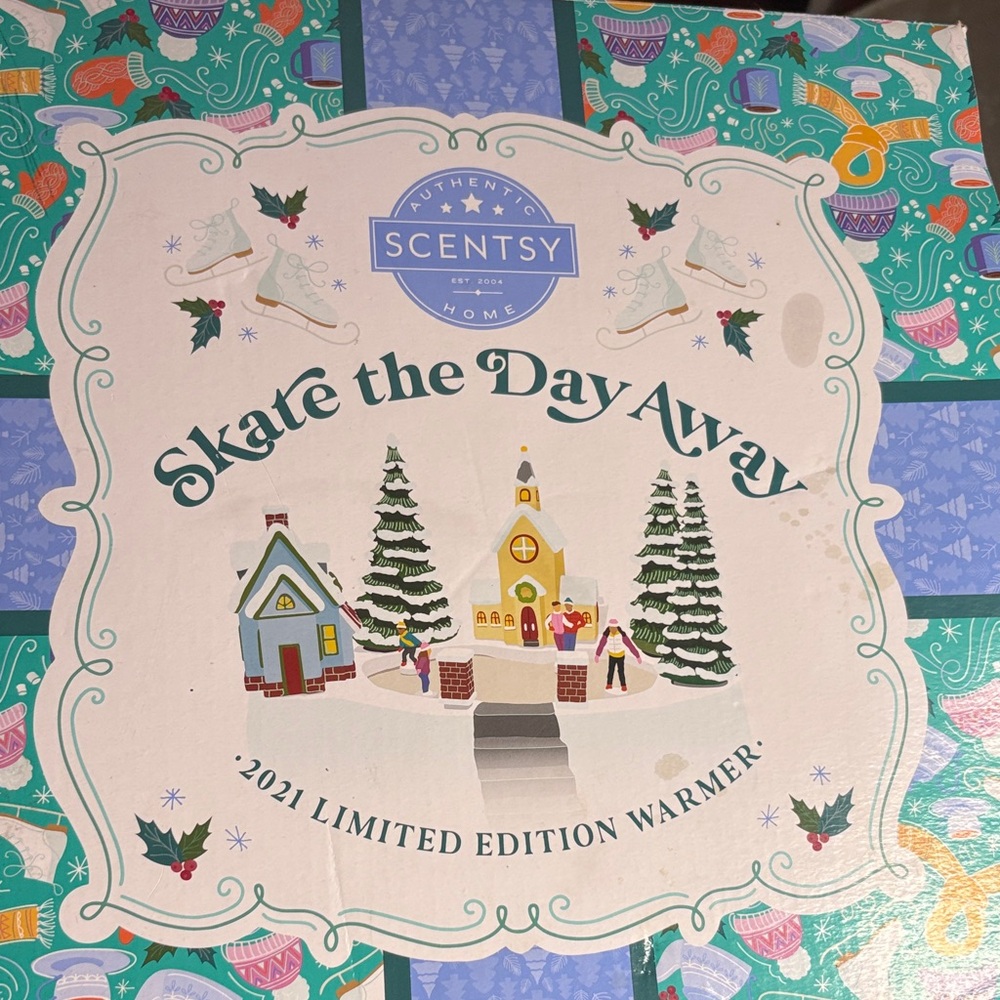 New - Scentsy SKATE THE DAY AWAY 2021 Holiday Christmas Warmer & Ornament